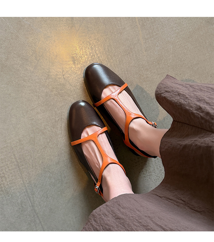 Sandal nữ quai chữ T bít mũi đế bệt da bò phối màu phong cách Hàn — màu nâu chi tiết 5