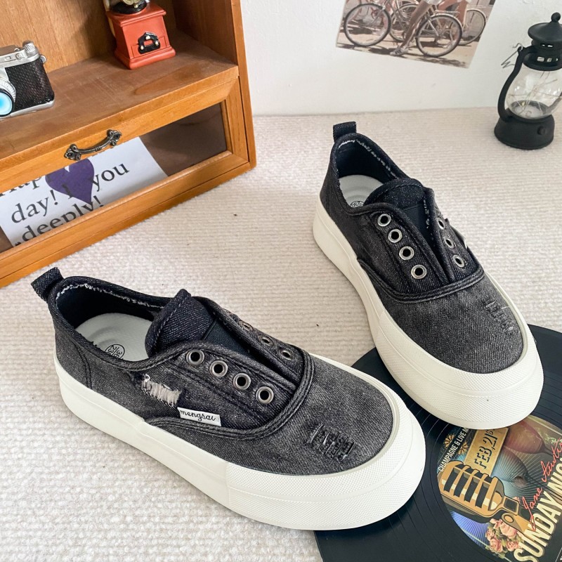 Fashion denim thick board for women in summer 2024, thin, breathable, soft soled lazy shoes, anti slip and_voghion.com