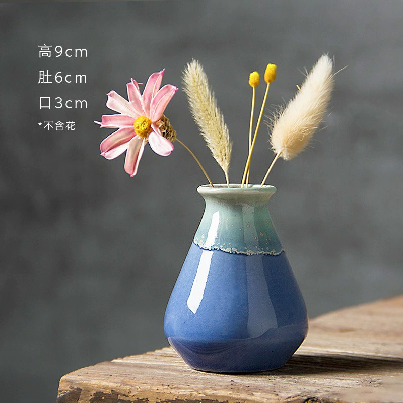 Creative small ceramic photography props flower-shaped, small vase