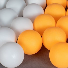 羽毛球拍;乒乓球;羽毛球