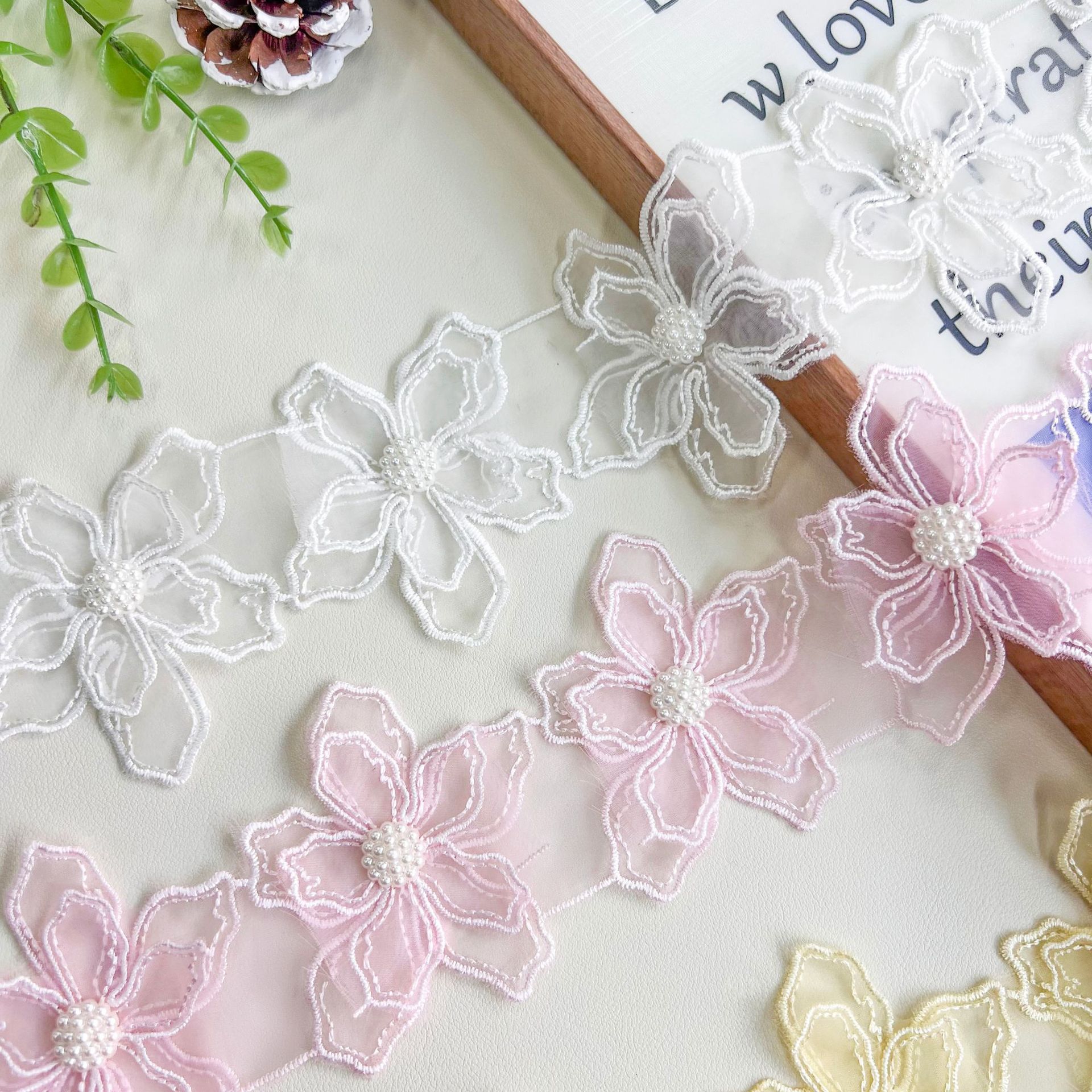 Material de malla de encaje de flores multicolor con decoración de perlas Ropa para niños Accesorios para el cabello Zapatos y sombreros Accesorios para textiles para el hogar image 4