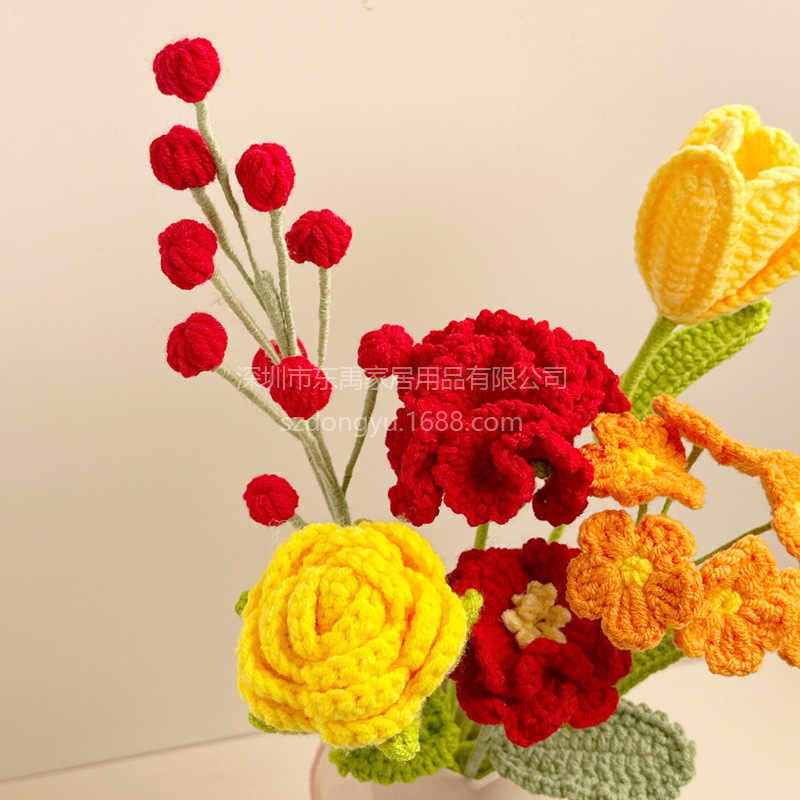 Tulip Not Forget Carnation Flor artificial Rosa Decoración del hogar Lana Ramo tejido de ganchillo hecho a mano Producto terminado
