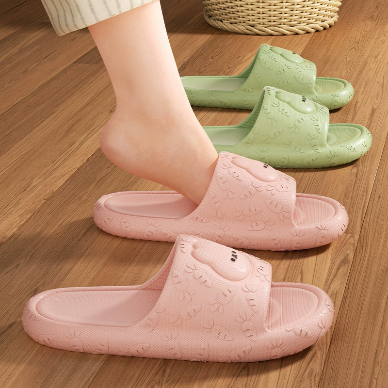 Тапочки Крытый дом дамы 2025 новый стиль ванной ванной ванны противоскользящие милые кролики холодные тапочки мужская весна лето