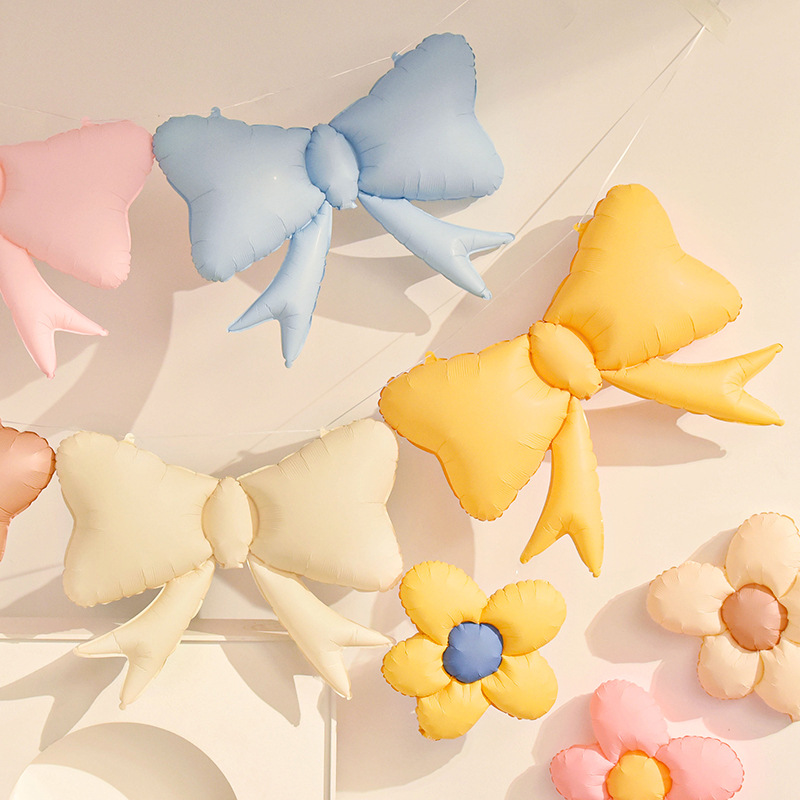 Globo en forma de lazo decoración primer cumpleaños bebé_voghion.com