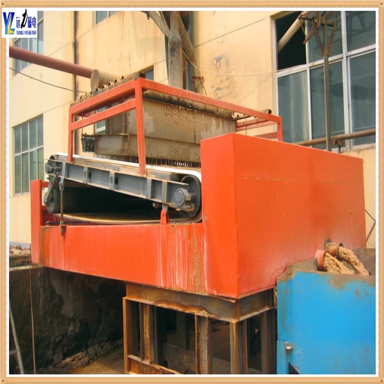 平板除铁机石英砂赤铁矿皮带湿式钾钠长石皮带高强磁平板磁选机