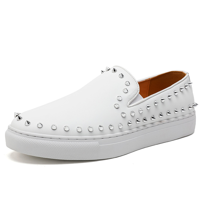 Mocassini uomo stile britannico con borchie scarpe da guida_voghion.com