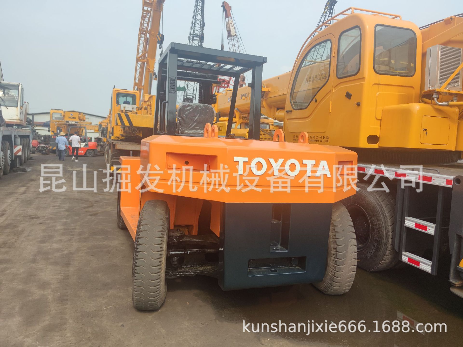 叉车出售  上海TOYOT叉车，丰田100叉车 现货价格