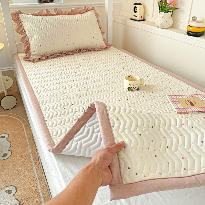 Spring and Summer New Cloud-Like Jacquard Double-Layer Yarn Quilted Mattress Mattress Soft Cushion Thin Bed Pad Student Dormitory Quilt Spring and Summer New Cloud-Like Jacquard Double-Layer Yarn Quilted Mattress Mattress Soft Cushion Thin Bed Pad Student Dormitory Quilt