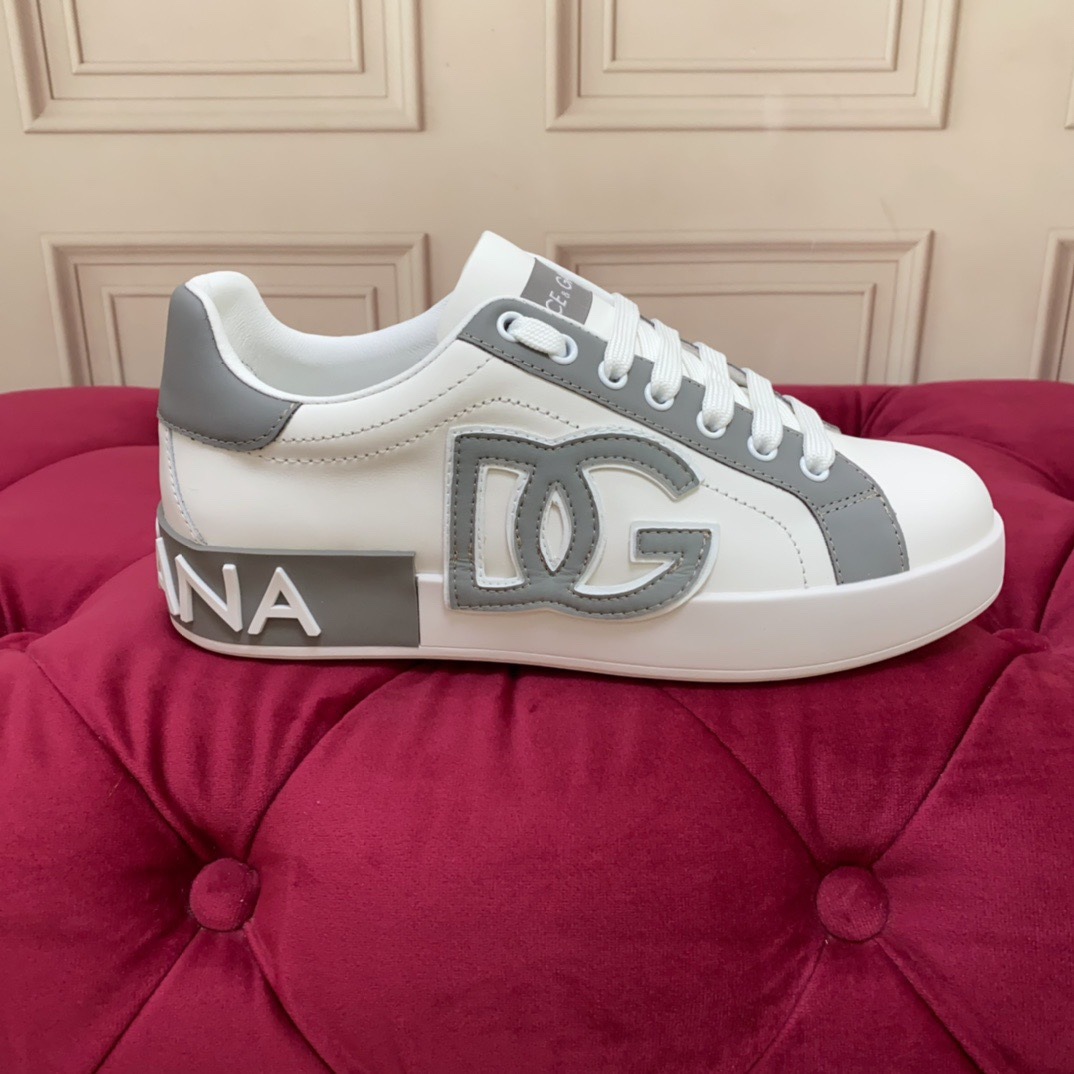 De gama alta de lujo D de cuero genuino de los hombres de moda DG deportes zapatillas de deporte casuales zapatos bajos de los hombres de comercio exterior zapatos de cuero de las mujeres de moda