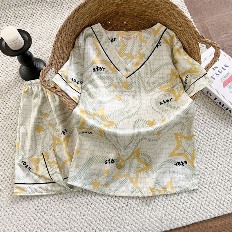 Pijamas de verano al por mayor transfronterizos de seda de manga corta delgada y suelta de cuello en V de mujer simulación de dibujos animados set de ropa para el hogar