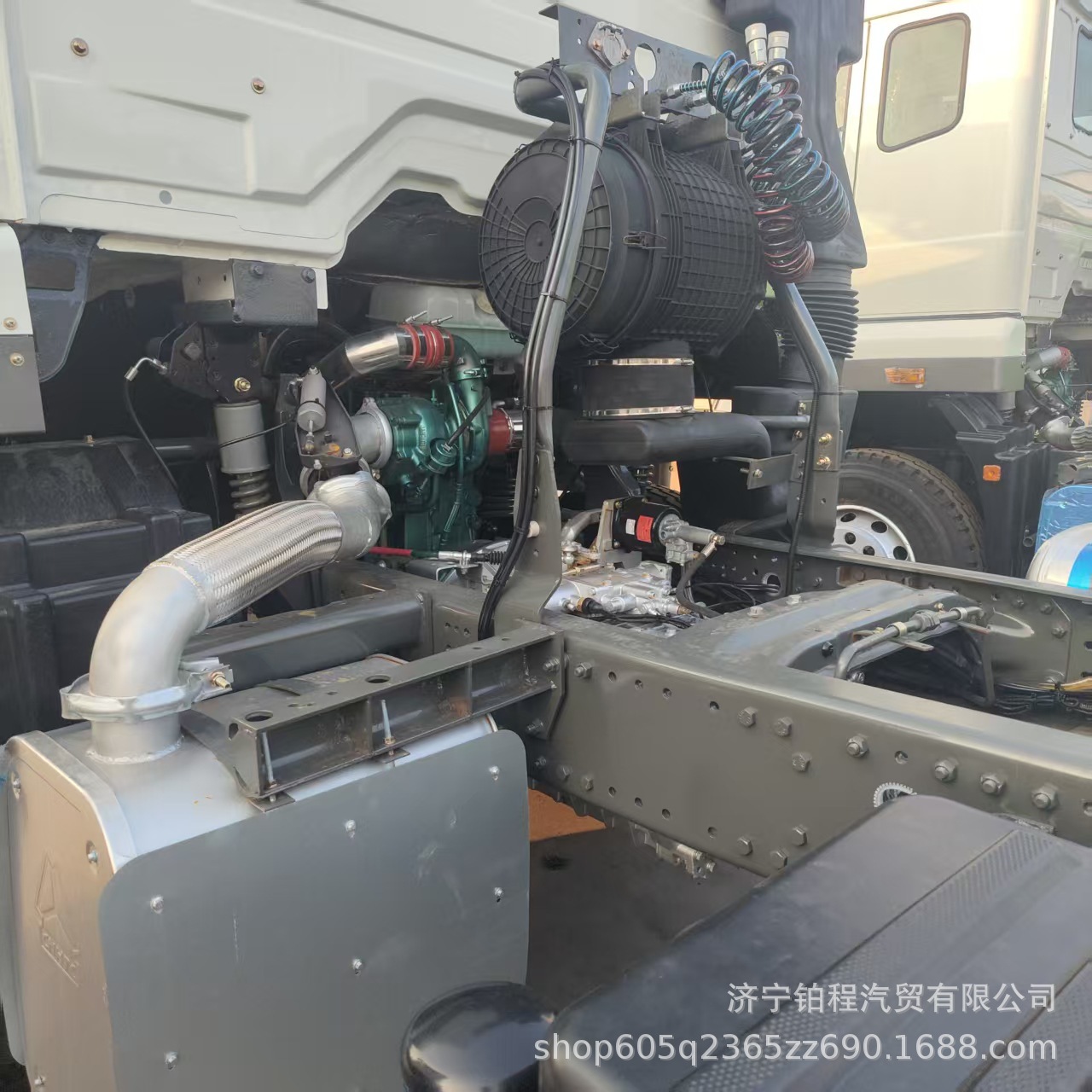 Brand new HOWO NX tractor head 5.6m with large box dump truck and large pump engine, available for immediate delivery, specifically for mining areas