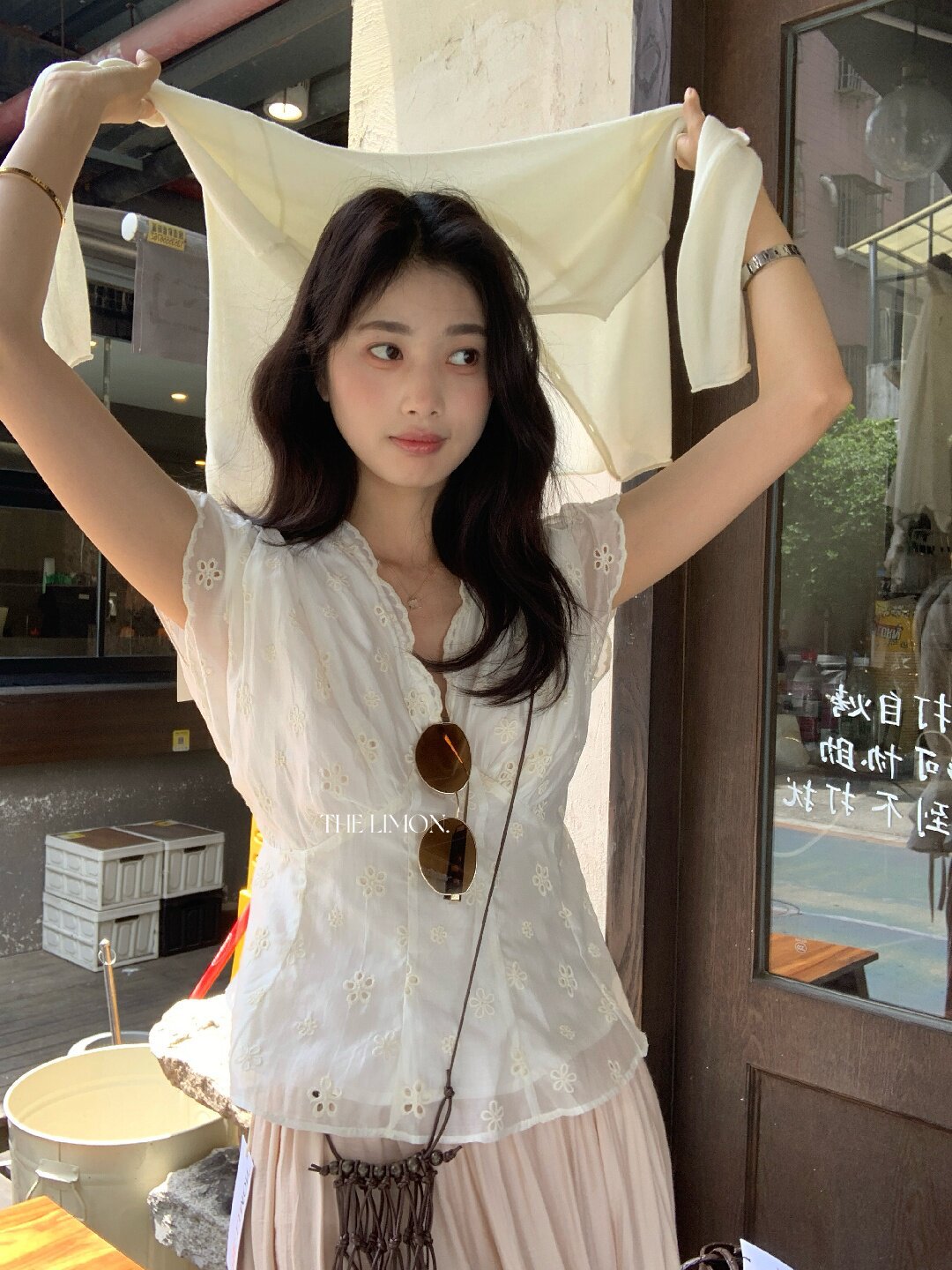 Áo sơ mi nữ cổ V tay ngắn thêu ren phong cách cung đình Pháp — màu mơ chi tiết 19