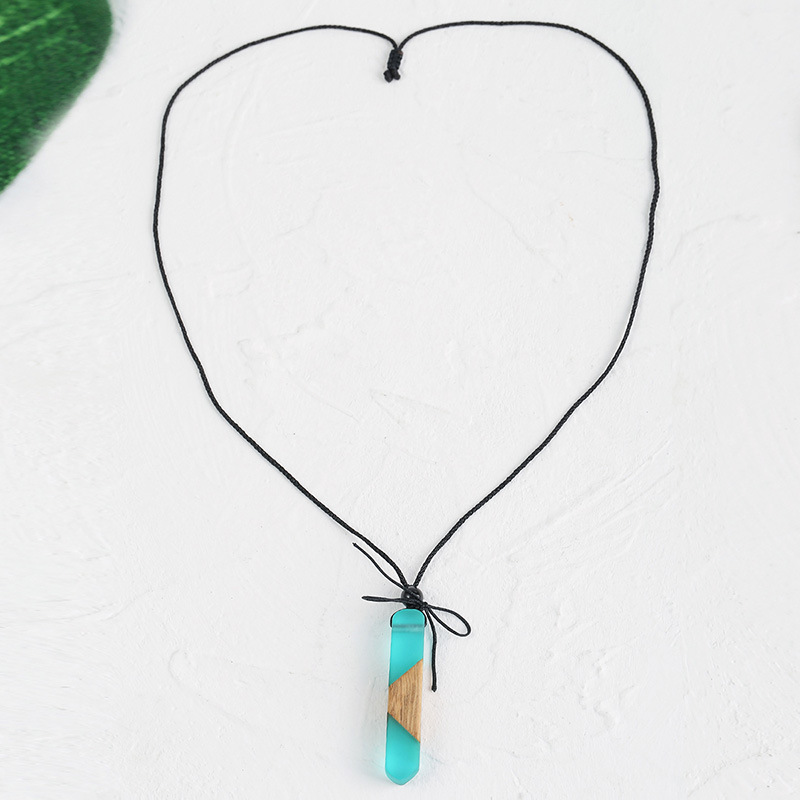 Nihaojewelry Geometric Wood Transparent Resin Pendant Adjustable Necklace Wholesale Jewelry display picture 6