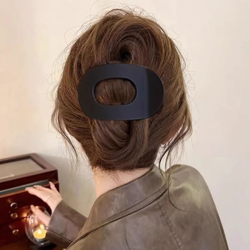 Retro de alto nivel sensación de clip de boca de tiburón clip de cabeza de mujer grande atrás 2025 nuevo clip de tiburón clip de cabello medio atado