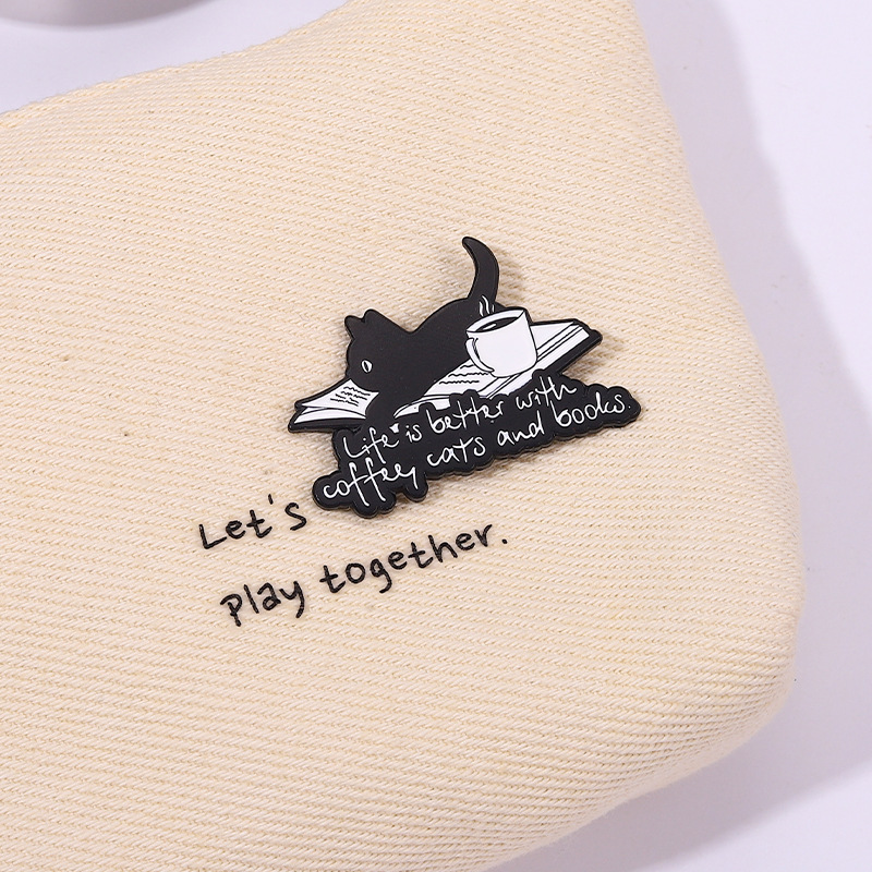 Cute Cat Alloy Stoving Varnish Brooches