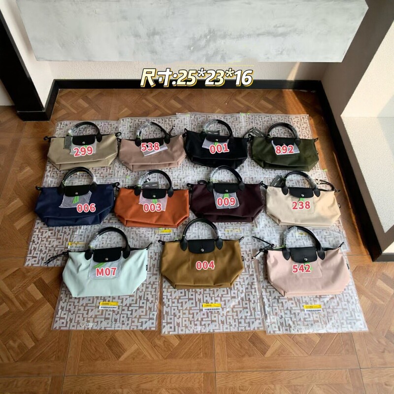 2026 New Mini Dumpling Bag Made of Soft Cowhide, Crossbody and Handbag for Women, Niche Fashion Versatile Daily Commuter Bag for Women