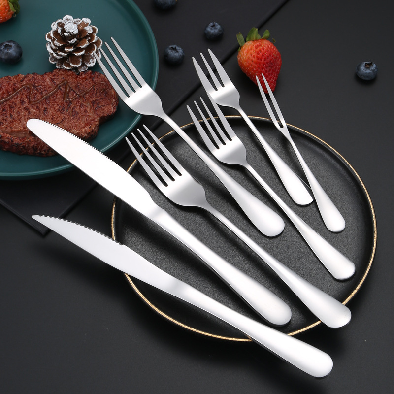 Cubiertos de acero inoxidable, cuchillo, tenedor y cuchara, restaurante