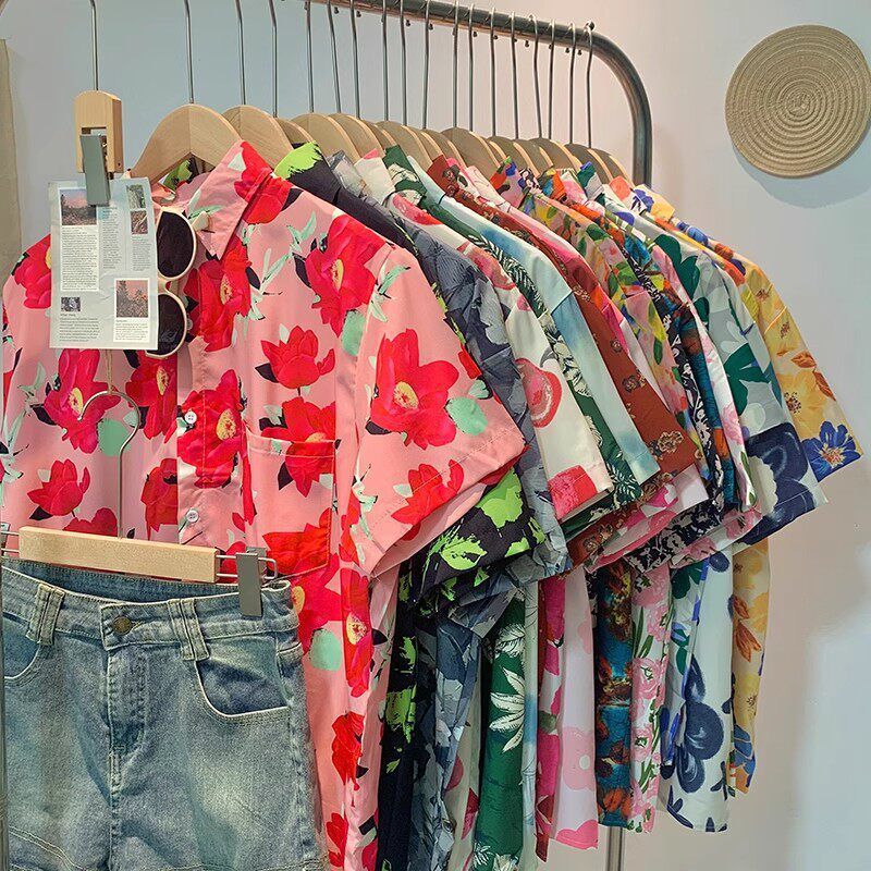Retro Hong Kong Style Hawaiian Full-Print Short-Sleeved Floral Shirt for Men and Women, Thai-Style Oversze Holiday Style Oil Painting Floral Top Retro Hong Kong Style Hawaiian Full-Print Short-Sleeved Floral Shirt for Men and Women, Thai-Style Oversze Holiday Style Oil Painting Floral Top