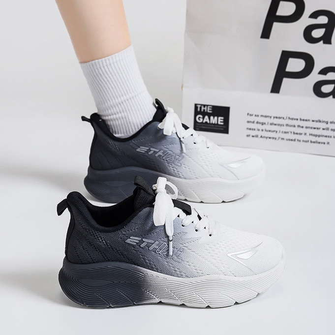 Nuevos zapatos deportivos pareja de zapatos de carreras para mujeres con suela gruesa transpirable zapatos de tejido para jóvenes zapatos casuales F8870 mujeres