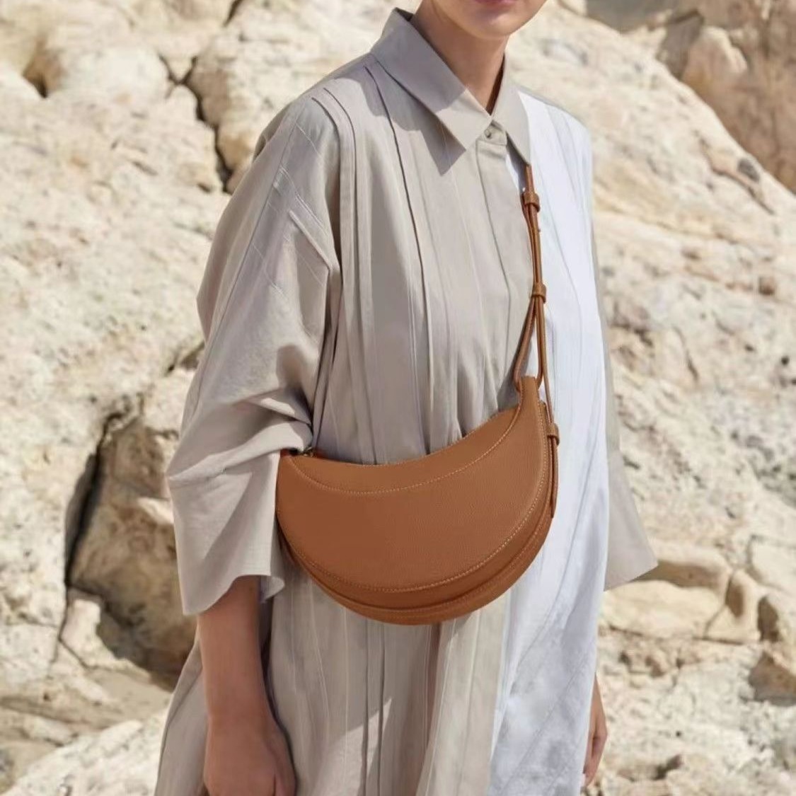 Borsa a tracolla monospalla da donna con motivo litchi, a mezzaluna, con design di nicchia francese, borsa a sella_voghion.com