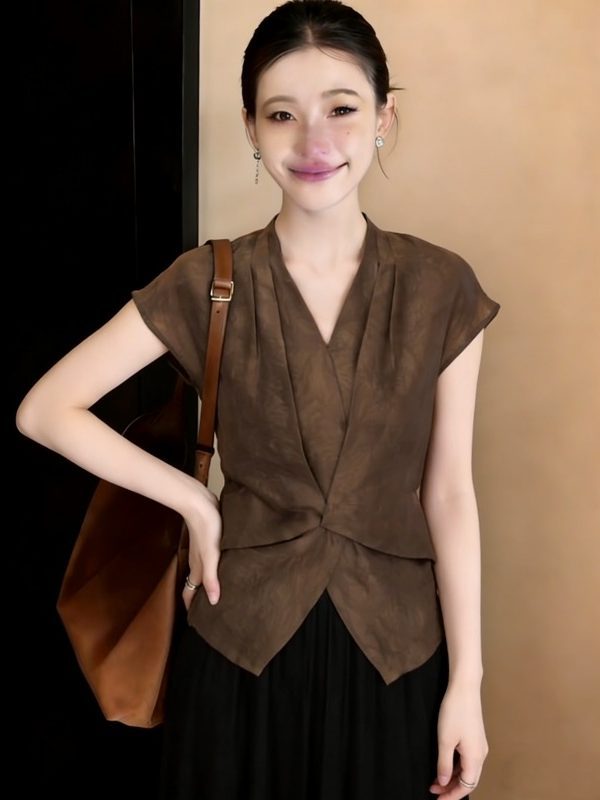 Áo sơ mi nữ tay ngắn cổ V kiểu Pháp thắt eo xoắn — màu đen
