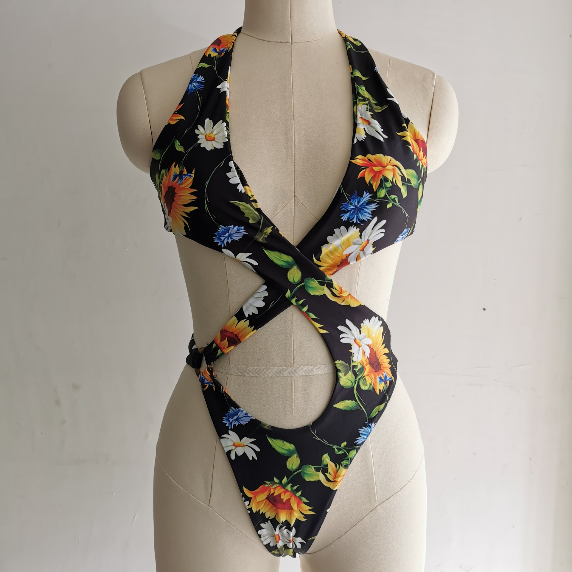 140g Weight Sleeveless Sleeve Length Pullovers Placket Type Nylon, Polyester Fabric Type Regular Top Length Bodysuit Tops Type 1 Piece Quantity Swimming Pool, Swimming Occasion Halter Neck Neckline Breathable Function Skinny Fit Type Solid Color Pattern Women'S Gender Fashion Style Women's Fashion Solid Color 1 Piece One Piece 15