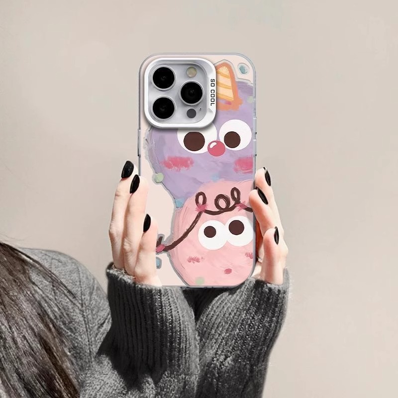 小さな石炭ボールは、Apple 17、16e、15pro、カップル向け13plus8、かわいい11pro14、マット仕上げの新モデルの携帯電話ケースに適しています。|undefined