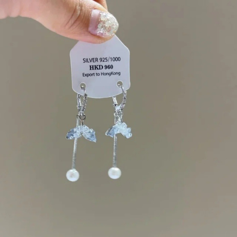 ニッチなデザインの高級ブルーバタフライパールイヤリング、女性用、2025年夏の新作人気ファッションイヤリング