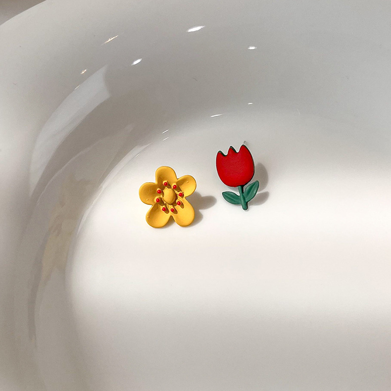 2022 New Cute Tulip Flower Drip Oil Stud Earrings display picture 3