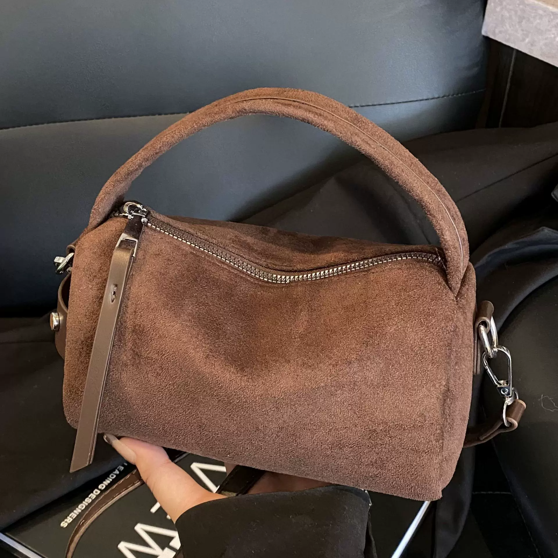 2026新款复古磨砂手提枕头包小众休闲腋下包气质通勤单肩斜挎包女