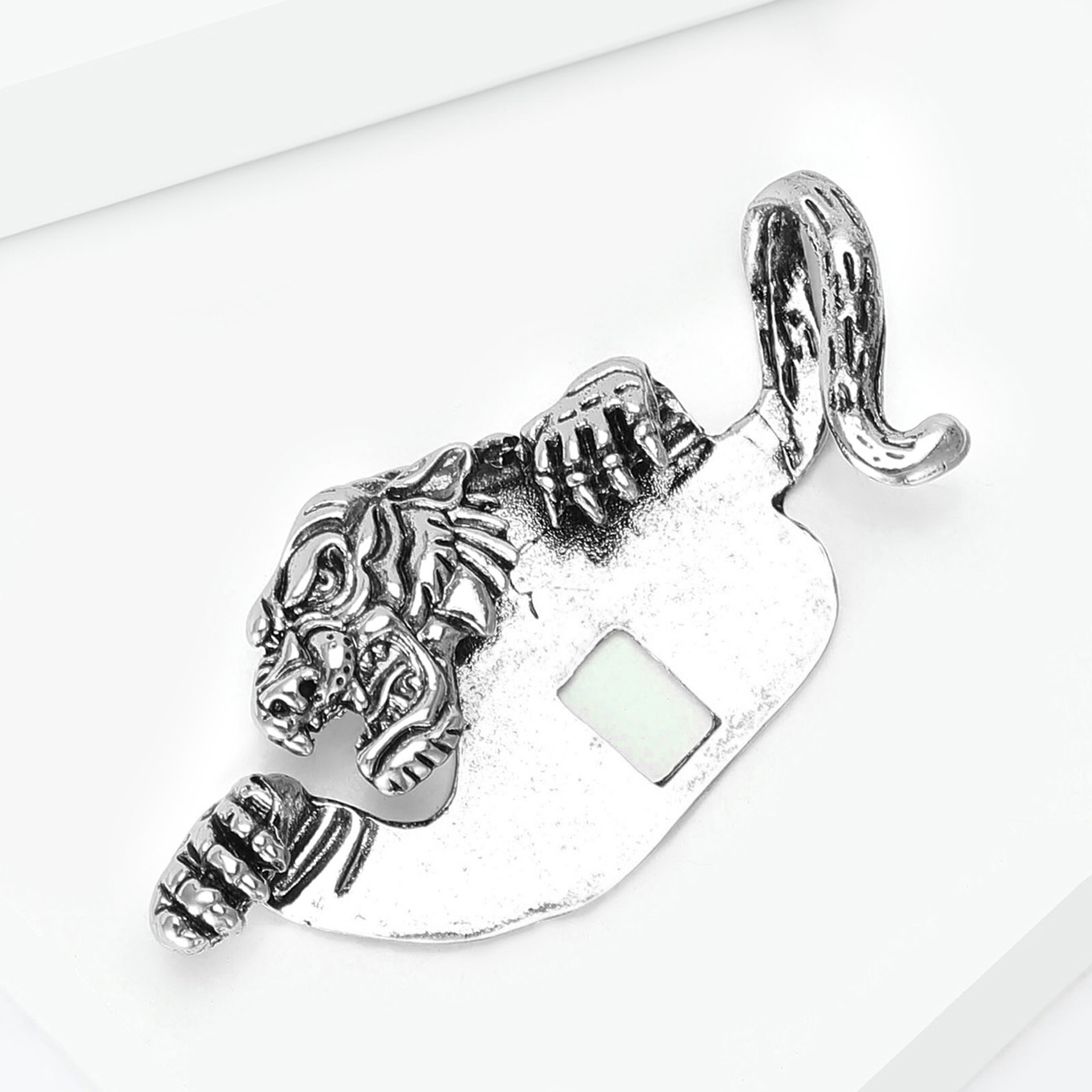 New Vintage-Style Bold Alloy Enamel Tiger Brooch, Creative and Versatile Men's Suit Coat Lapel Pin Accessory