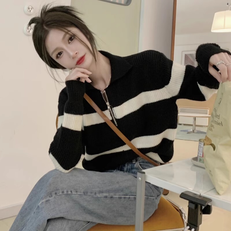 Half-Zip Polo Collar Stripesd Knitwear for Women Spring & Fall Thin Design Niche Loose Lazy Style Pullover Top Half-Zip Polo Collar Stripesd Knitwear for Women Spring & Fall Thin Design Niche Loose Lazy Style Pullover Top