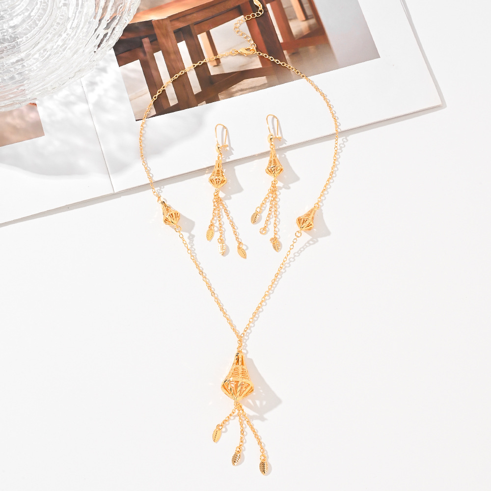 Joyería de moda europea y americana para mujeres bronce dorado pendientes de orejas collares opciones transfronterizas joyerías populares de Oriente Medio