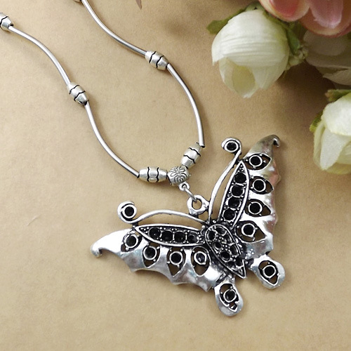 retro ethnic pendant