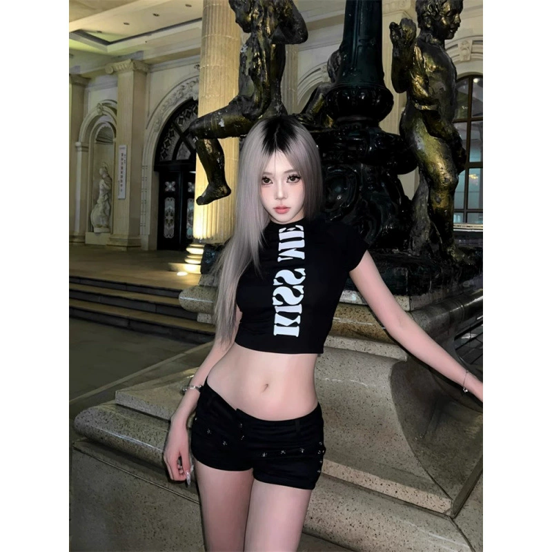 Черная женская футболка с короткими рукавами в американском стиле для пикантных девушек, новый летний дизайн, укороченный топ приталенного кроя, модный в Instagram.