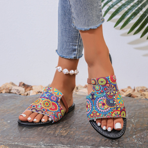 Cross-border large size cool slippers for women, foreign trade fashion, versatile flat bottom floral pattern cool slippers for women, European and American style beach slippers