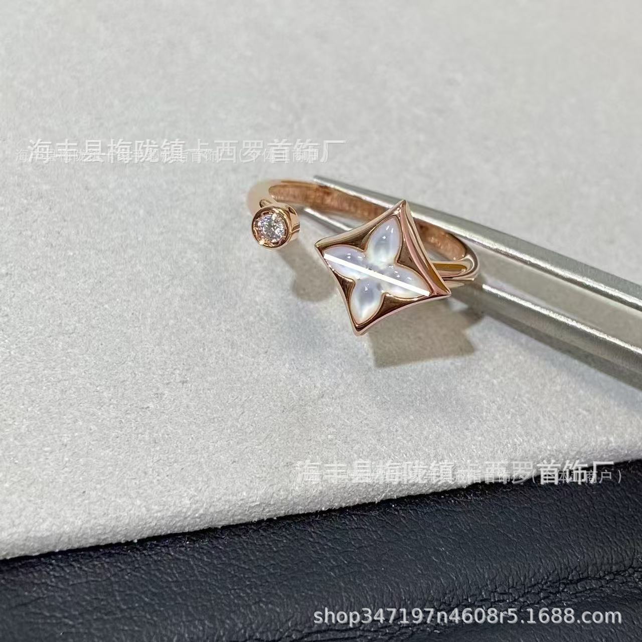 뾰족한 꽃 흰색 쉘 링(카운터 버전)