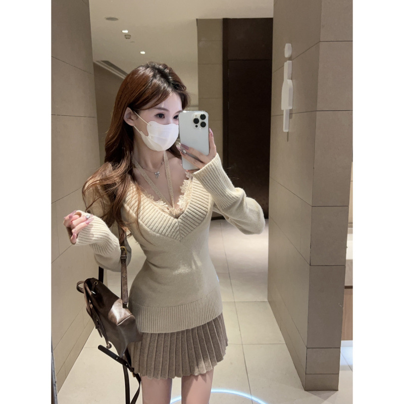 2026 Early Spring V-Neck Tie Long-Sleeve Layered Knit Sweater for Women, Autumn and Winter Sexy Inner Wear, Slim Fit, Waist-Cinching Design, Trendy
