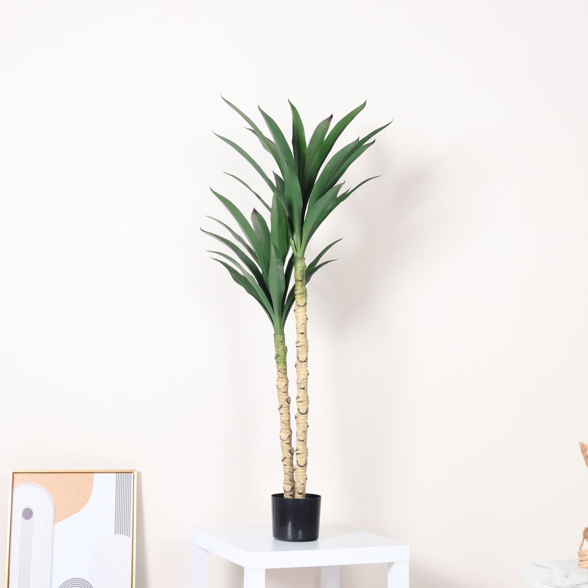 Simulación de plantas verdes, plantas en macetas, sisal, árboles falsos, plantas tropicales, ventanas, grandes interiores, salas de estar, decoraciones de piso a techo
