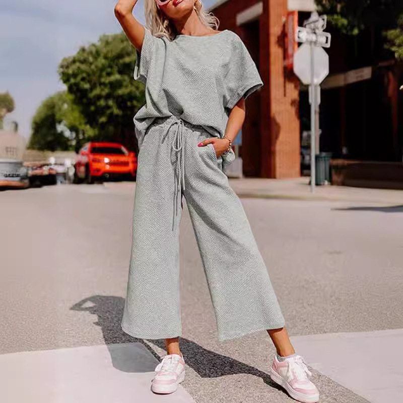 Casual Fashion Women's Two-piece Set. Product information: Fabric name: Polyester Color: gray, brown, yellow, khaki, green, apricot, black, white, dark blue, pink, light green, dark gray, Army Green Pants length: trousers Main fabric composition: Polyeste