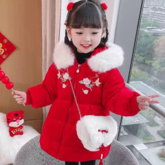 女の子の冬の綿のコート 2025 新しい子供の中国風西洋スタイルの綿のコート女の子のベルベットの厚い新年の服