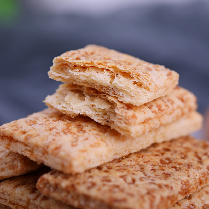 Taiwan imported wholesale baker's crunch cookies with salted egg yolk, 500g canned, cracker ingredients