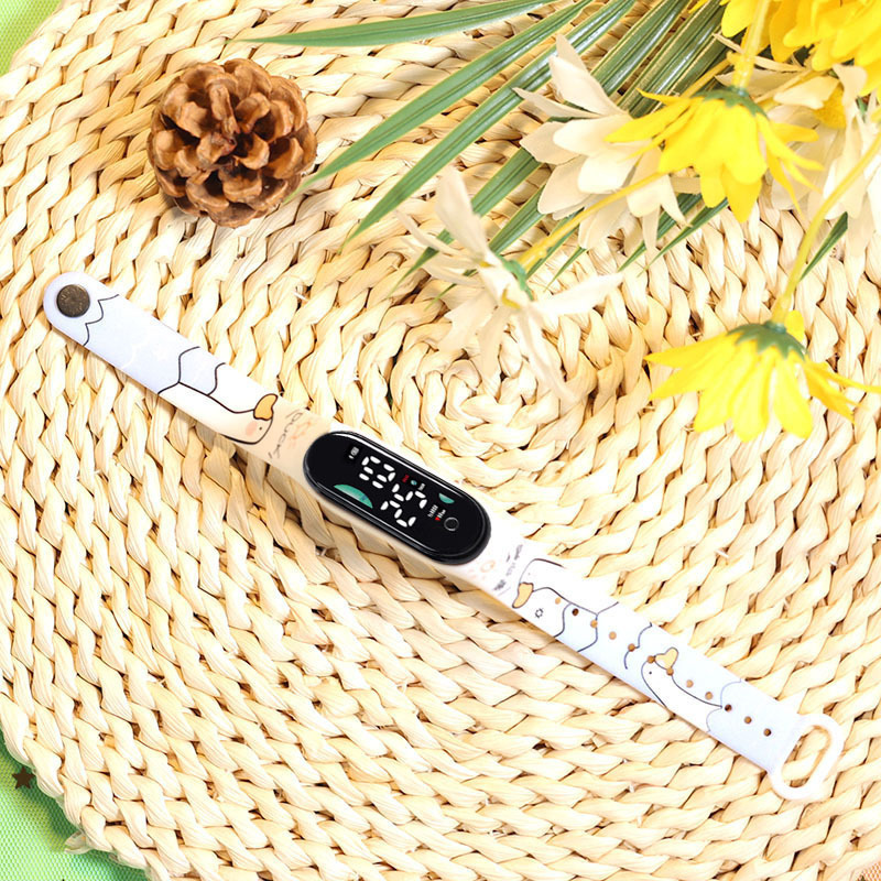 2024 explosión de chatarra oso de café M9 impresión pulsera relojes de pulsera niños estudiantes moda lindo reloj electrónico LED