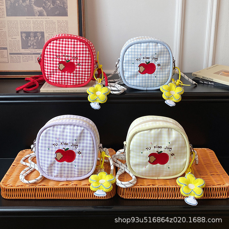Sweet and stylish little girl's shoulder bag, square bag with apple embroidery, cute children's crossbody bag, fashionable and trendy