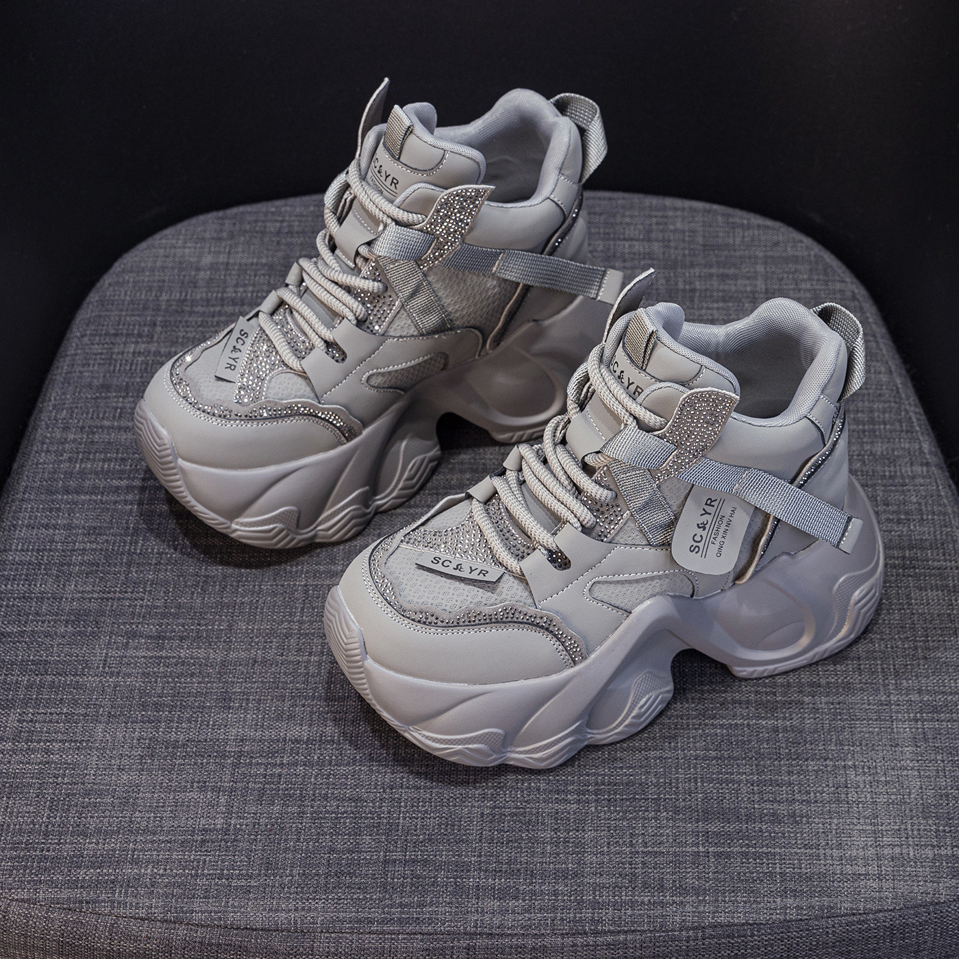 Giày sneaker nữ đế dày tăng chiều cao mùa thu 2025 phong cách hot trend buộc dây — M2936 lót đơn màu đen, M2936 lớp lót đơn màu xám, M2936-1 plus nhung đen, M2936 lớp lót đơn màu be