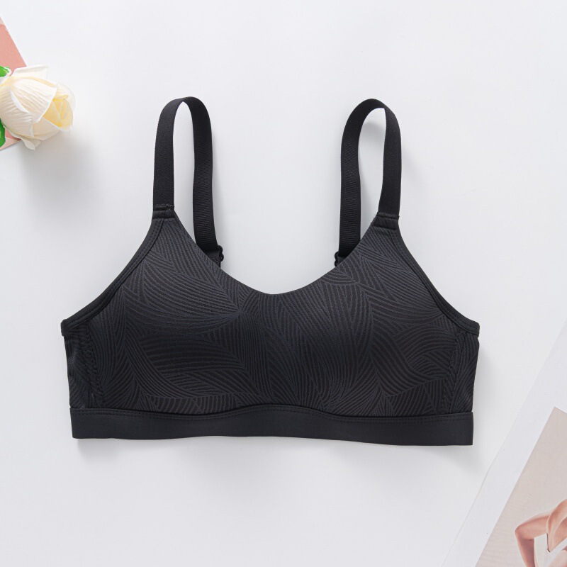 新商品の胸は小さくて下着の女性の通気性を集めて快適に副乳を収めます。|undefined