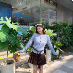 topchanlin2025秋学院风减龄圆领彩点毛衣卡通刺绣修身针织开衫女