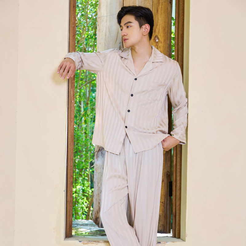 Jacquard Stripesd Ice and Snow Silk Pajamas for Men in Summer and Autumn, High-End Long-Sleeved Satin Home Clothes Set That Can Be Worn Outside