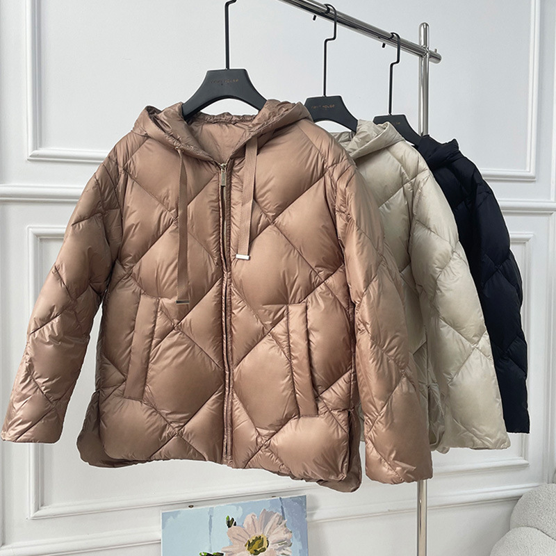 Keep warm down jacket with diamond pattern