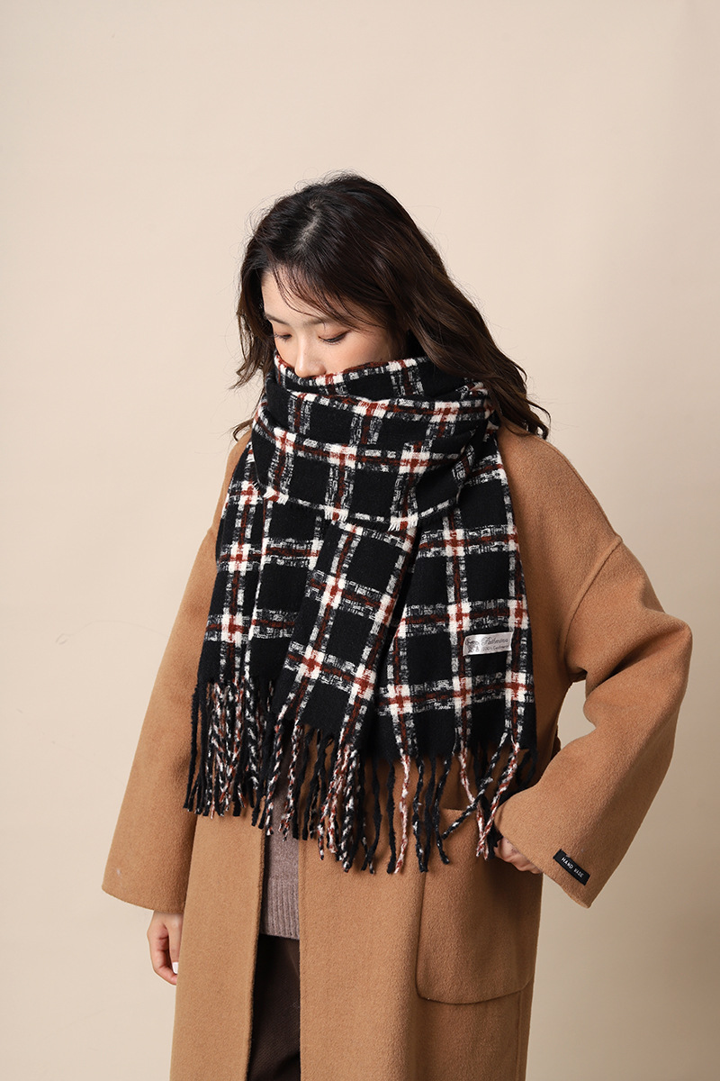 White Deer's gentle beige checkered cashmere scarf women, suitable keeping warm in autumn winter, versatile_voghion.com